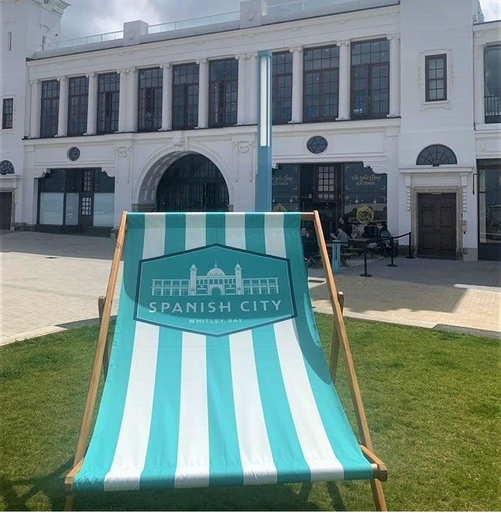 Branded Giant Deckchair Printing UK, Next Day Delivery - www.ontimeprint.co.uk